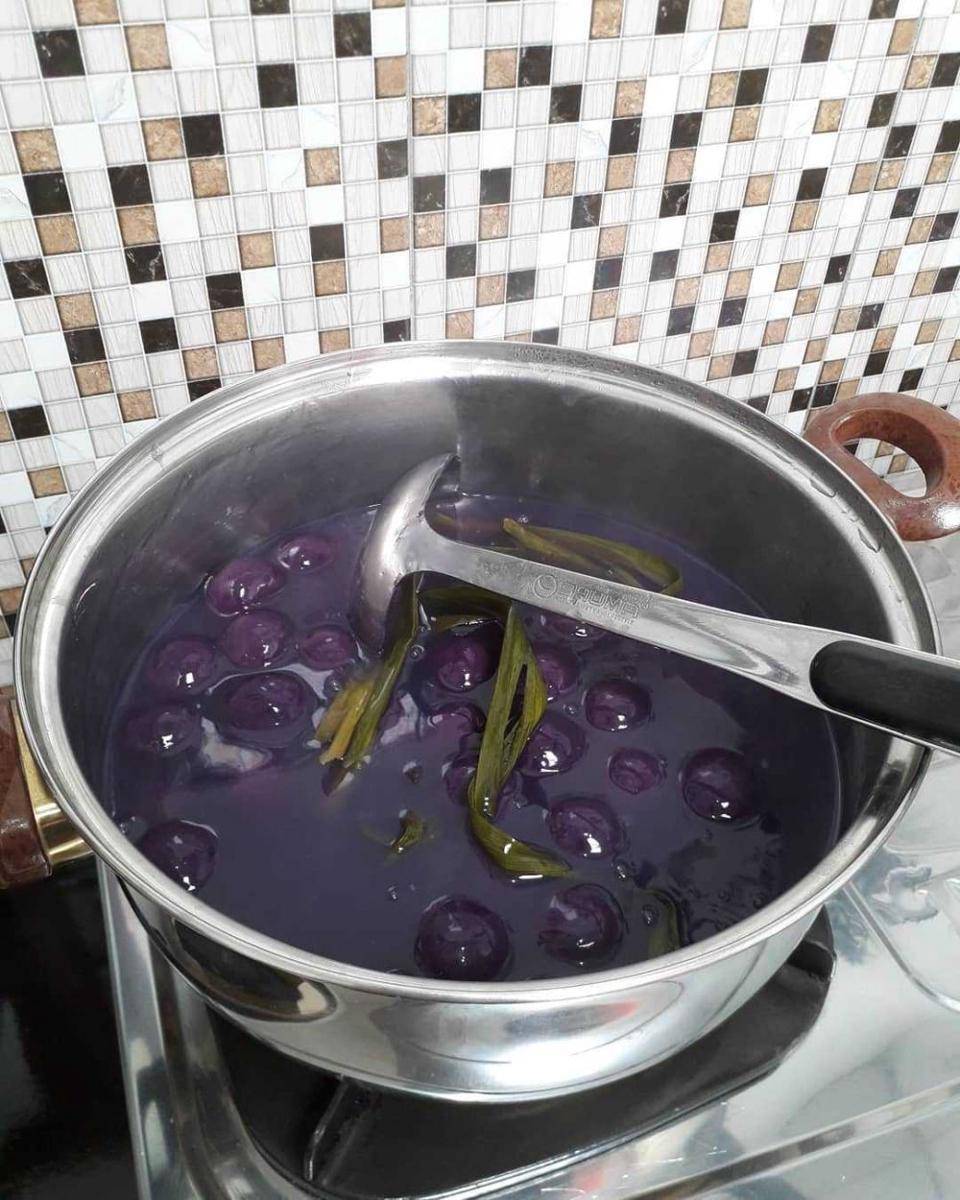biji salak dan gula merah (instagram.com/nadia_destrian89)