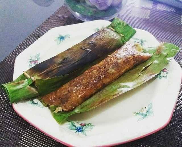 lontong sagu (instagram.com/infosumbar)