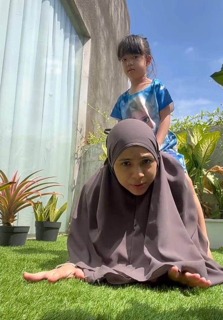 Nycta Gina dan Uti (instagram.com/missnyctagina)