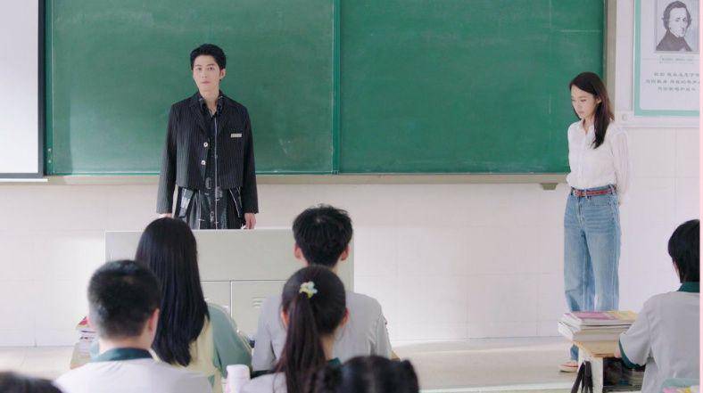 Cheney Chen dan Karlina Zhang di drama Brilliant Class 8 (dok.iQiyi/Brilliant Class 8)