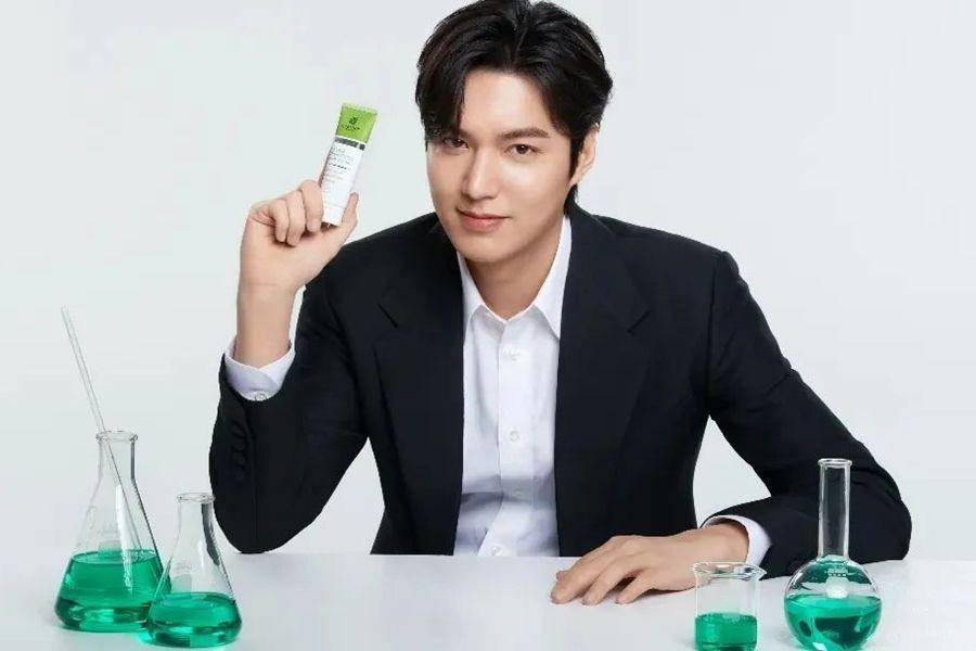 Lee Min Ho sebagai BA Azarine (instagram.com/azarinecosmeticofficial)