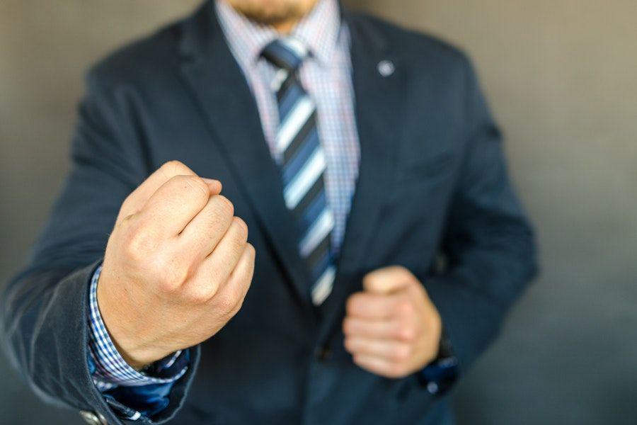 10 Jenis Defense Mechanism Yang Perlu Kamu Ketahui, Ada Penyangkalan!