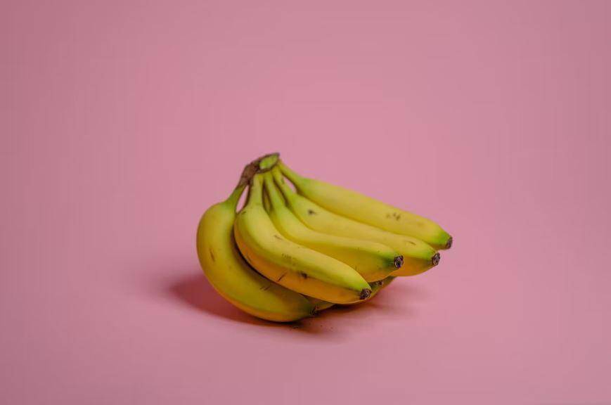 ilustrasi pisang (unsplash.com/John Matychuk)