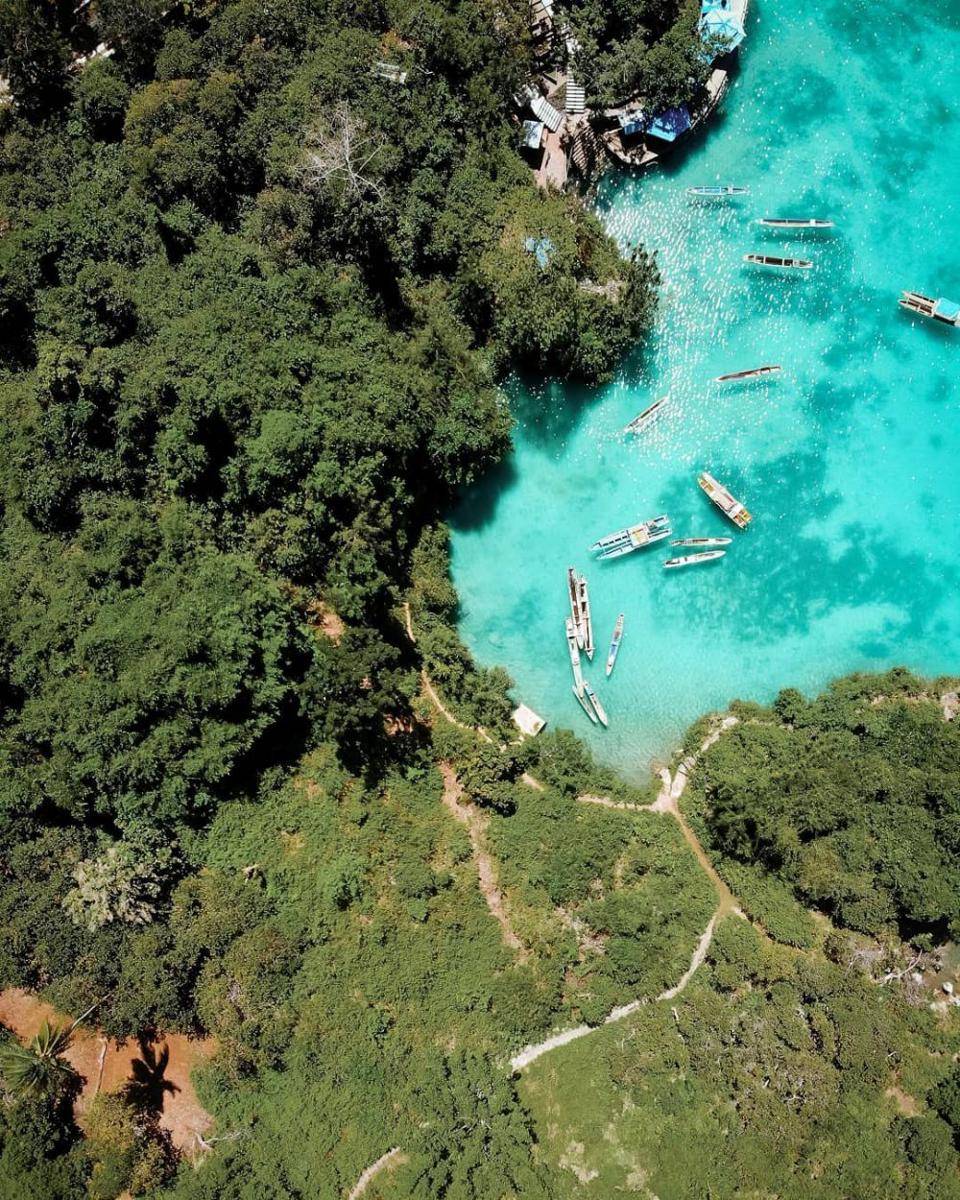 potret Danau Napabale (instagram.com/privatetripbuton)