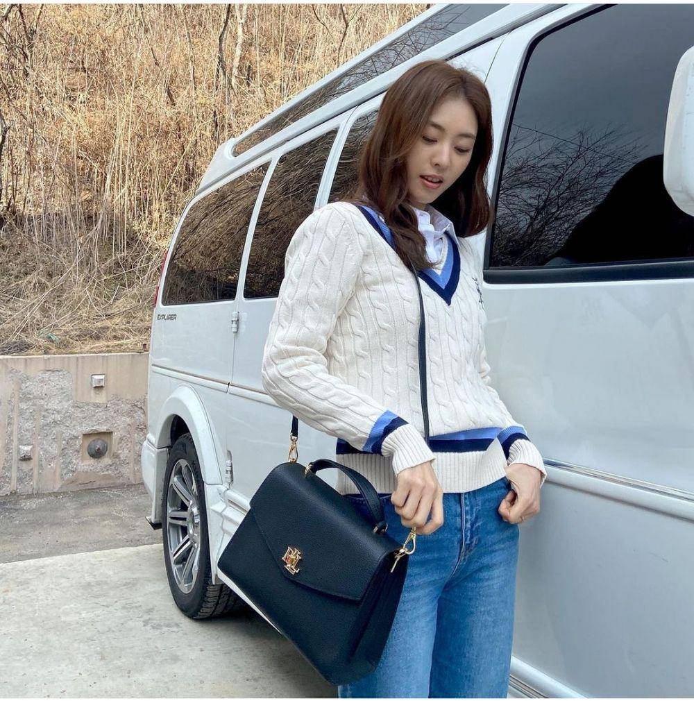 Lee Yeon Hee (instagram.com/yeonhee.luv)