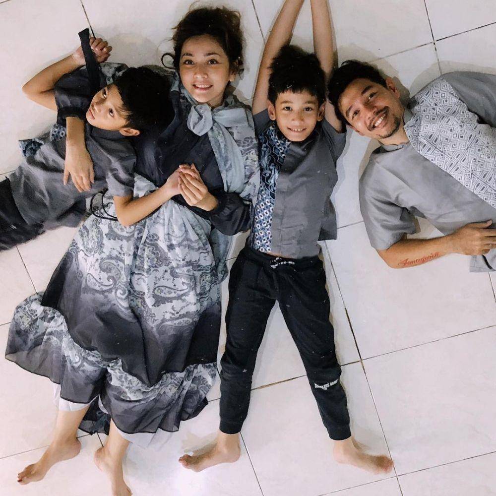 Hesti Purwadinata dan anak-anak (instagram.com/hestipurwadinata)