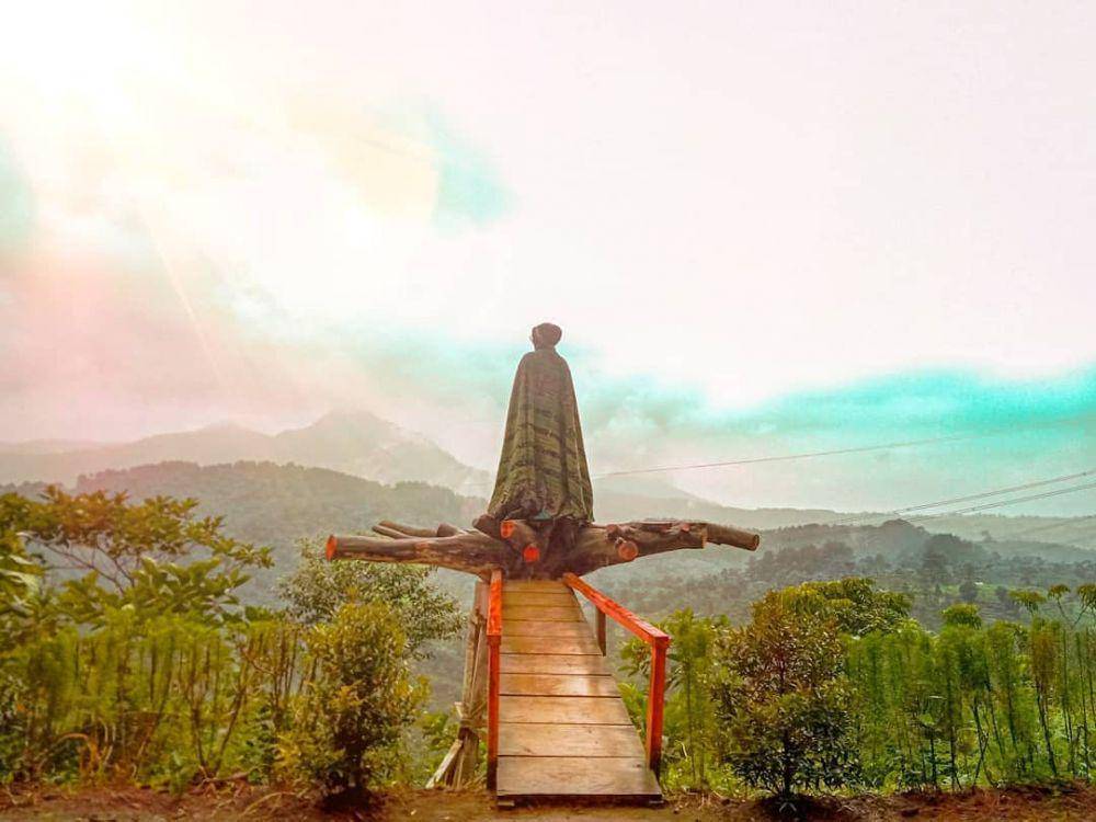 Bukit Cianten (instagram.com/tia_akmal)