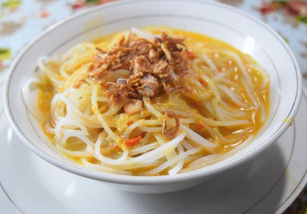 lontong campur (instagram.com/discoverybanyuwangi)