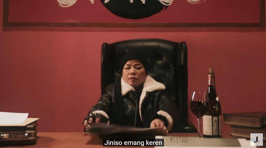 potret Oma Gala saat jadi model video klip (youtube.com/Jiniso Entertainment)