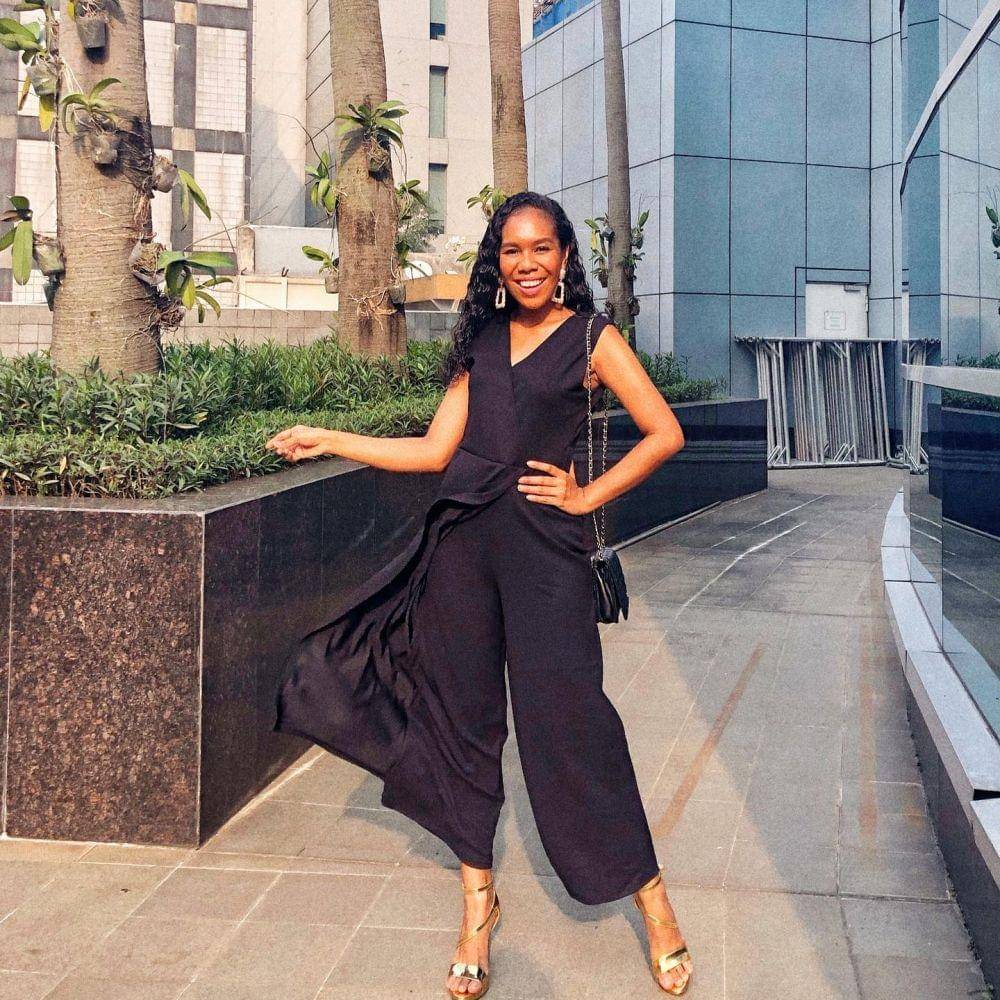 OOTD kulit sawo matang (instagram.com/christy_mariaa)