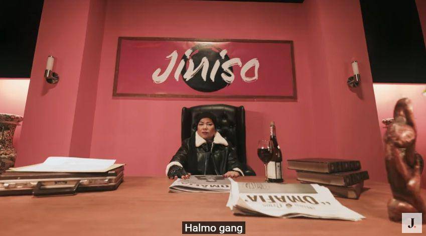 potret Oma Gala saat jadi model video klip (youtube.com/Jiniso Entertainment)