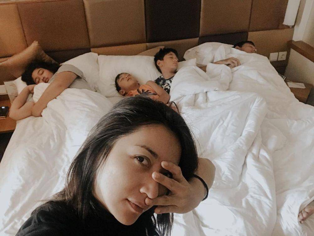 Hesti Purwadinata dan anak-anak (instagram.com/hestipurwadinata)