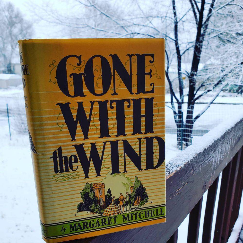 buku Gone With the Wind karya Margaret Mitchell (instagram.com/book_trovert)