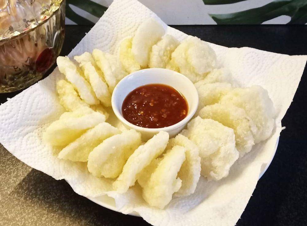 cireng bumbu rujak (instagram.com/sarwokotiti)