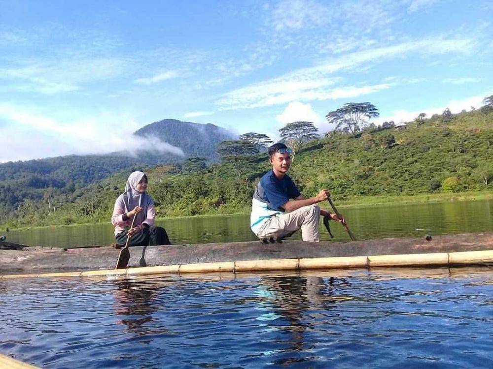 ilustrasi danau deduhuk (instagram.com/lahatrepost_)