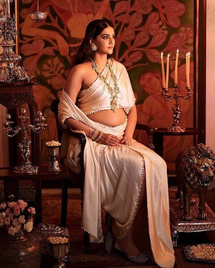 Sonam Kapoor (instagram.com/sonamkapoor)