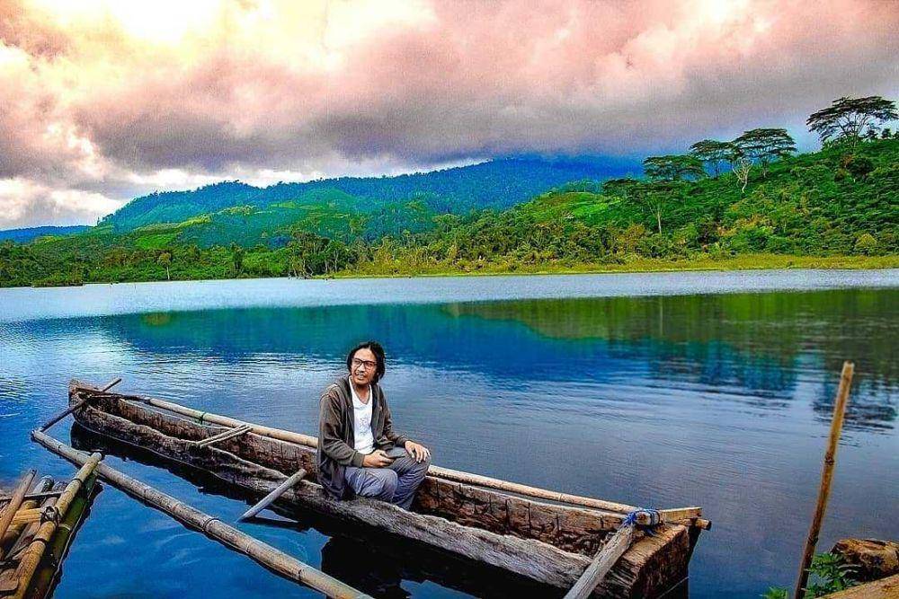 ilustrasi danau deduhuk (instagram.com/muaraenimterkini)