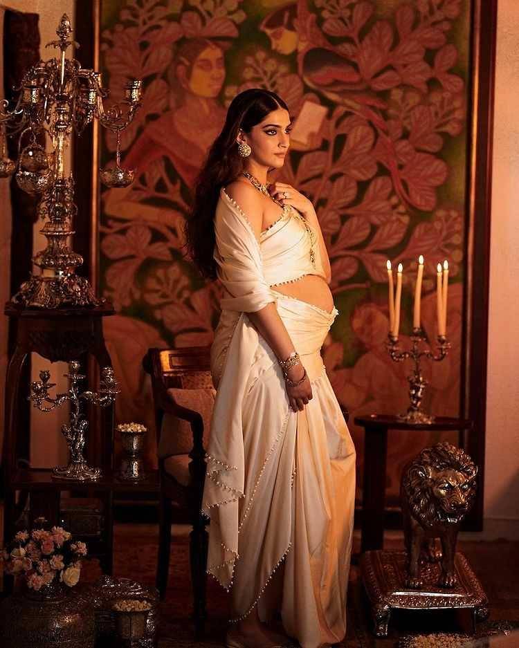 Sonam Kapoor (instagram.com/sonamkapoor)
