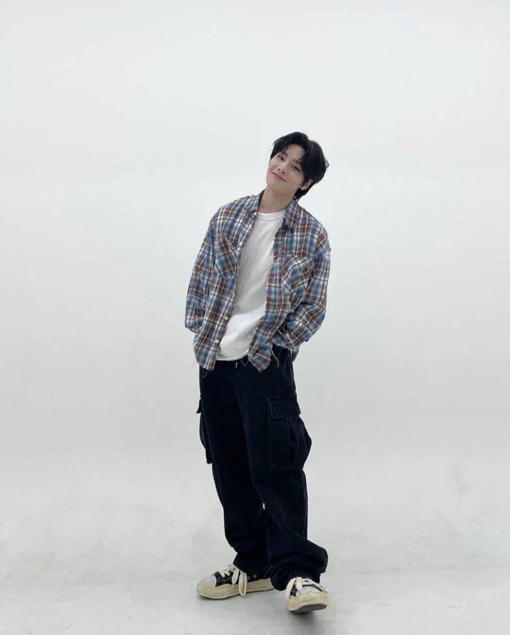 Referensi mix and match outerwear ala I.N Stray Kids (instagram.com/realstraykids)