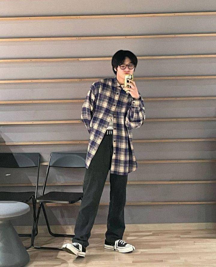 Referensi mix and match outerwear ala I.N Stray Kids (instagram.com/realstraykids)