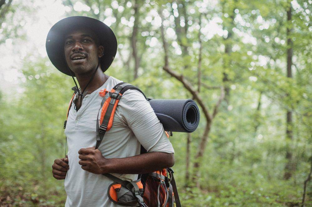 ilustrasi hiking (pexels.com/Kamaji Ogino)