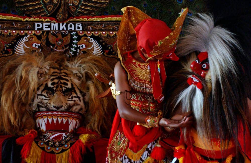 Ilustrasi Reog Ponorogo (sumber: steemit.com)