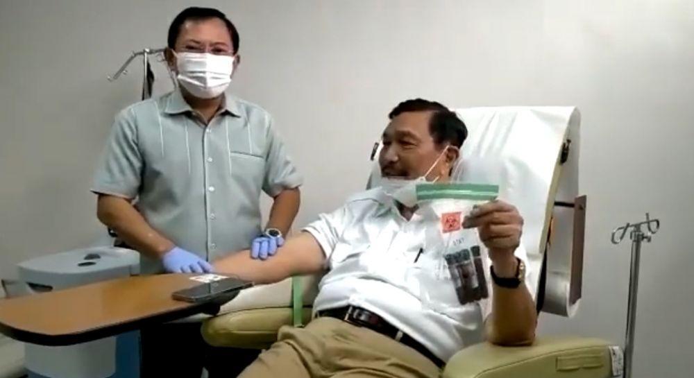 Bela Terawan, Luhut: Gak Bangga dengan Temuan Vaksin Nusantara?