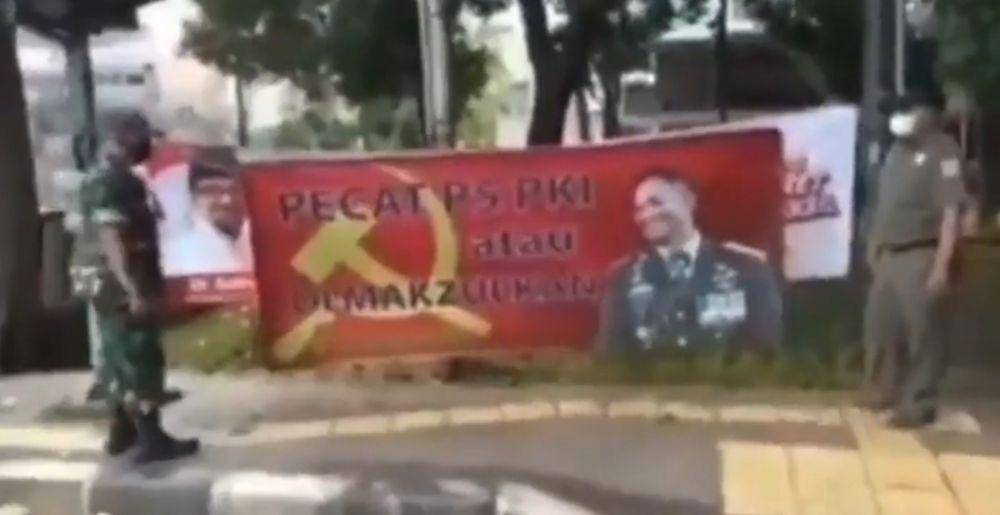 Spanduk provokatif Panglima TNI disebut Panglima PKI dan terpasang di area Menteng, Jakarta Pusat (Dokumentasi Istimewa)