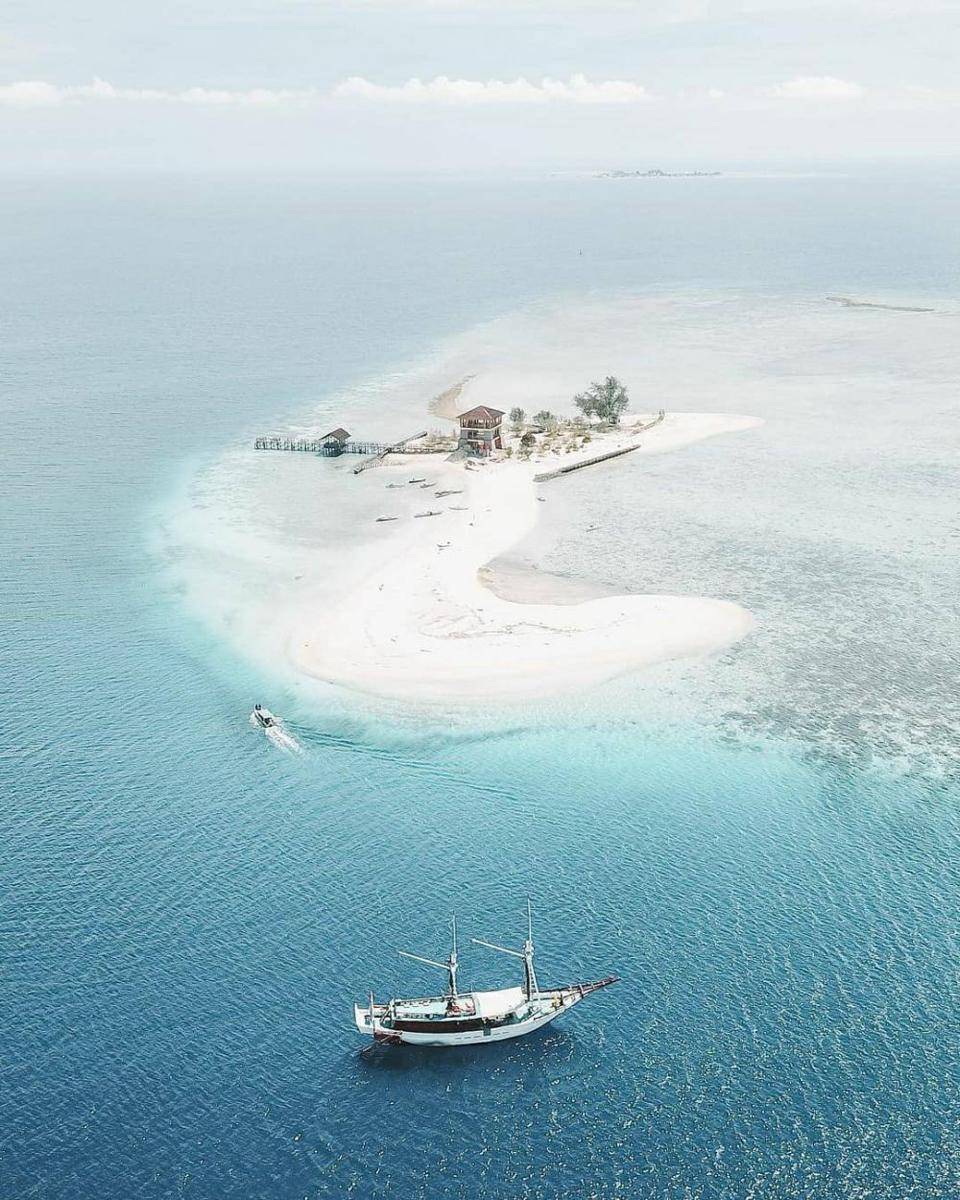 potret Pulau Kodingareng Keke (instagram.com/makassarhitskekinian)