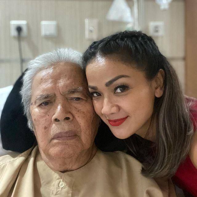 potret Nirina Zubir dan mendiang ayahanda (instagram.com/nirinazubir)