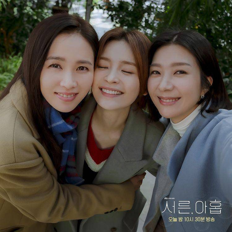 Son Ye Jin, Jeon Mi Do, dan Kim Ji Hyun dalam drama Thirty Nine (Dok. JTBC)