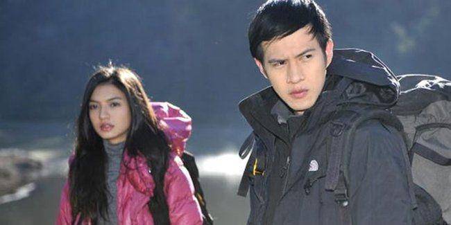 Film Motivasi - 5 Cm (2012)