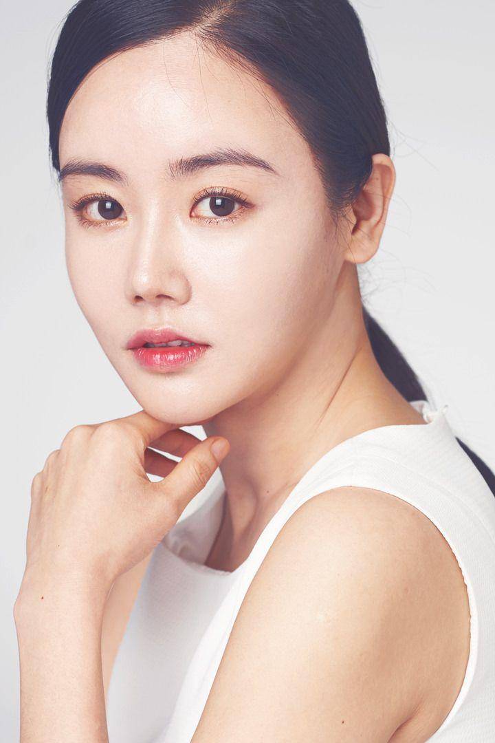 Hwang Woo Seul Hye (studiosantaent.com)