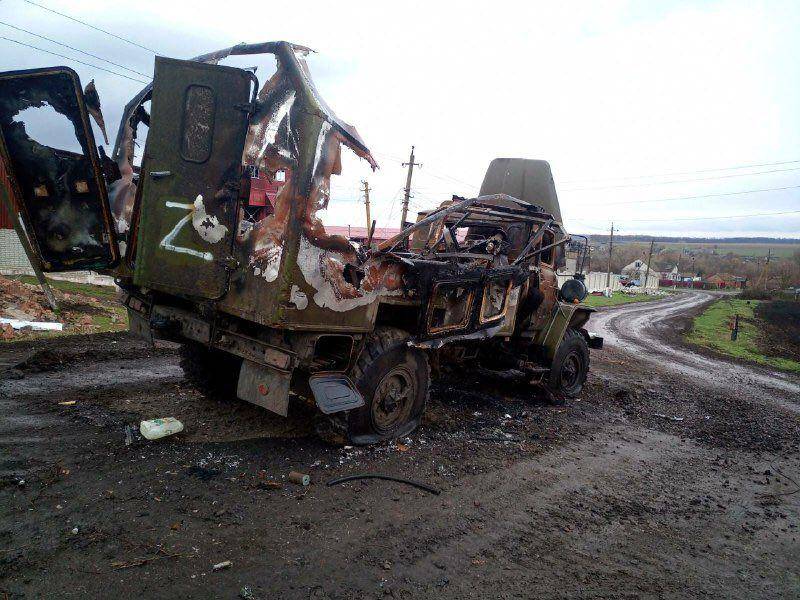Kendaraan tempur Rusia yang hancur di Izium, Ukraina. (twitter.com/ruskiswar)