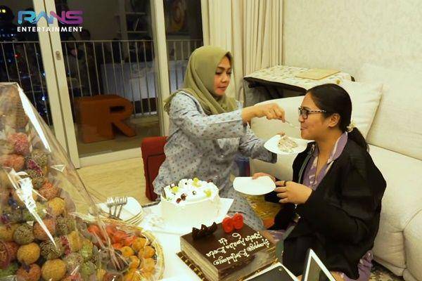 ulang tahun Rieta Amilia (YouTube.com/Rans Entertainment)