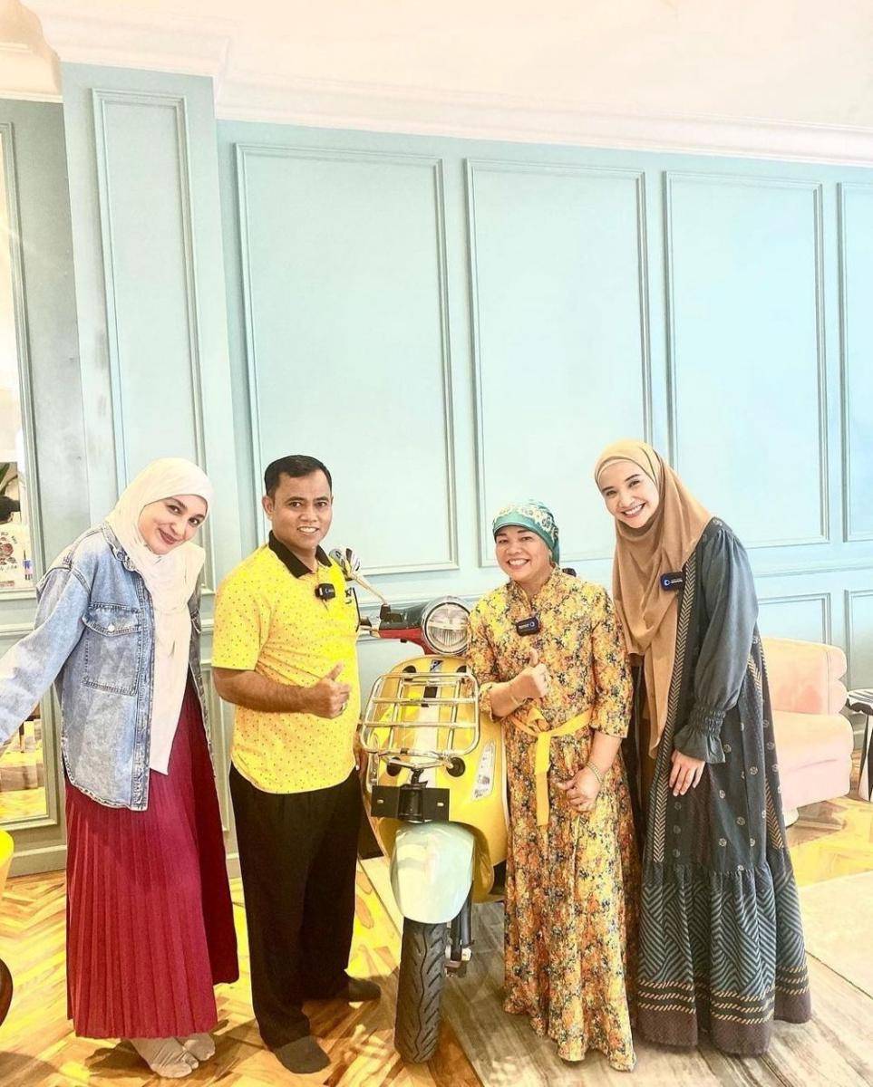 potret kebersamaan oma Dewi dan opah Faisal dengan artis (instagram.com/dewizuhriati)