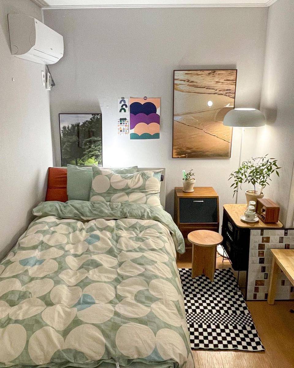 karpet checkerboard hitam putih (instagram.com/sik.zip)