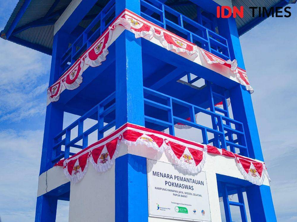 Menara Pemantauan POKMASWAS di Harapan Jaya, Misool Selatan, Raja Ampat. (IDN Times/Hana Adi Perdana)