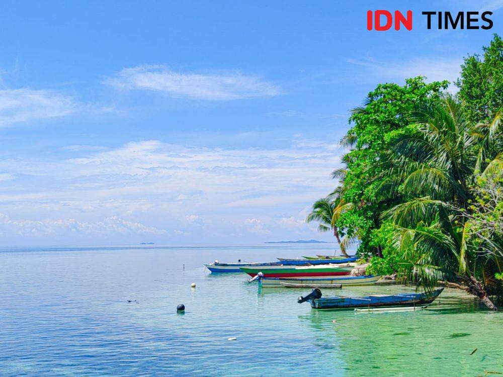 Keindahan Pesisir Pantai di Raja Ampat, Papua Barat (IDN Times/Hana Adi Perdana)