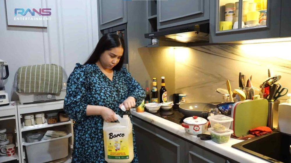 Nagita Slavina siapin bekal sahur Raffi Ahmad (Instagram.com/Rans Entertainment/)