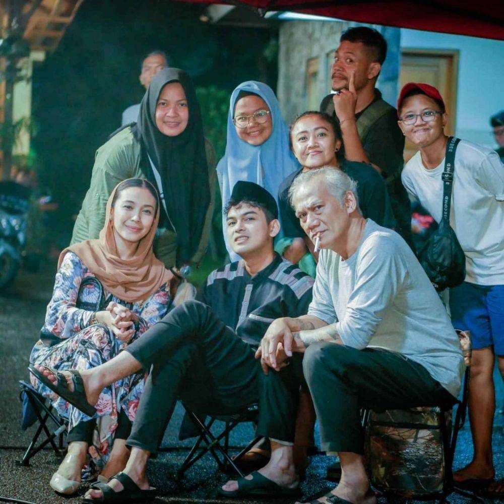 Tio Pangkusadewo dan kru hingga pemain sinetron Para Pencari Tuhan 15 (Instagram.com/pksdw/)