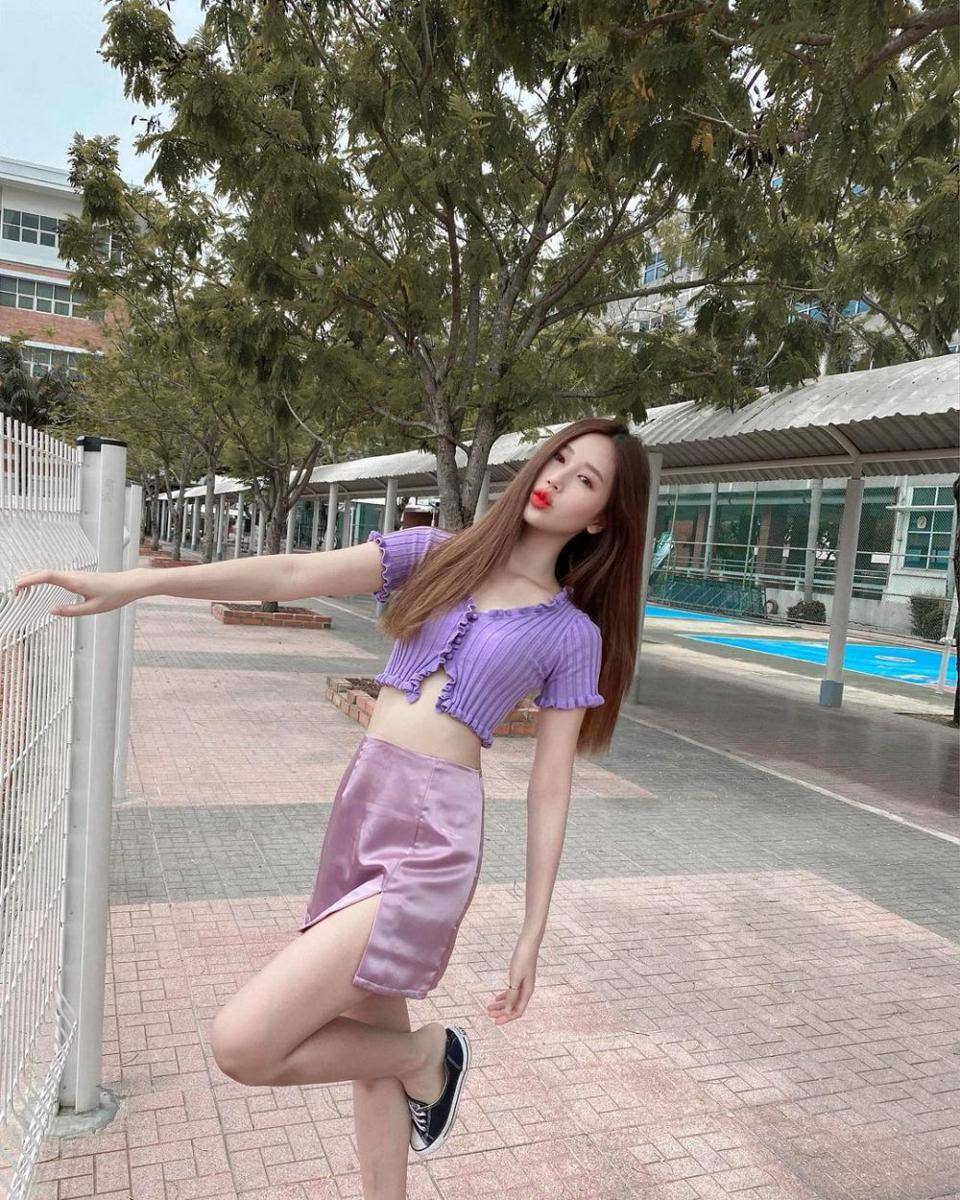mix and match skirt ala Jane Ramida (instagram.com/janeeyeh)