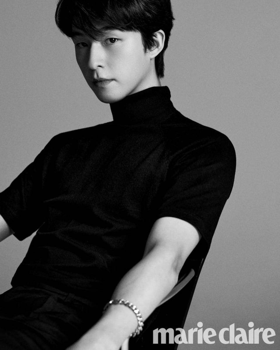 Hong Kyung ( instagram.com/bluecages/ )