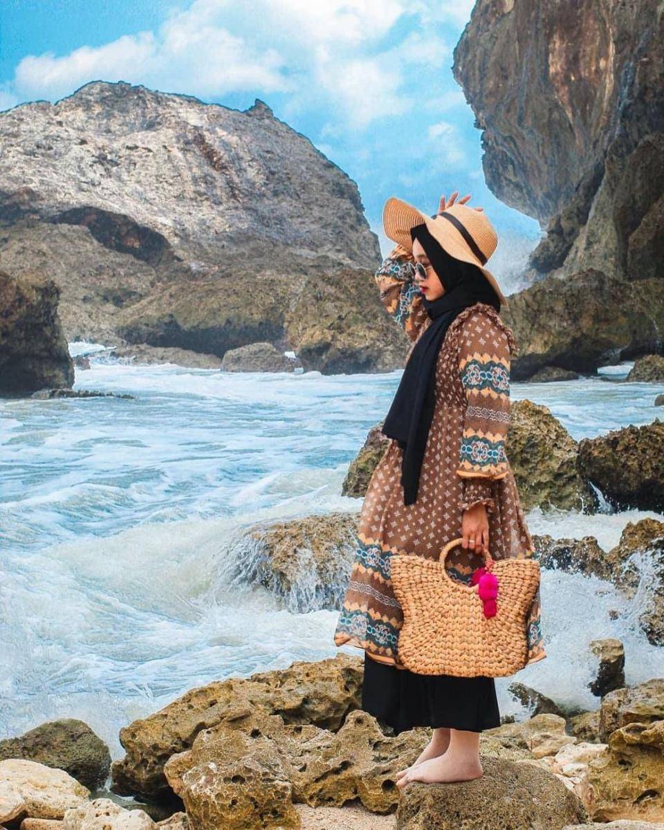 Pantai Wohkudu (instagram.com/dailyhijabtraveller)