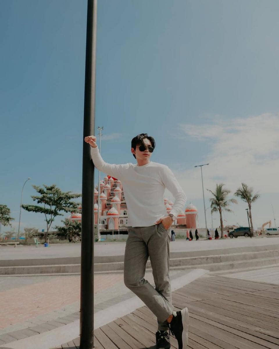 inspirasi outfit Ekhsan (instagram.com/ekhsannn_)