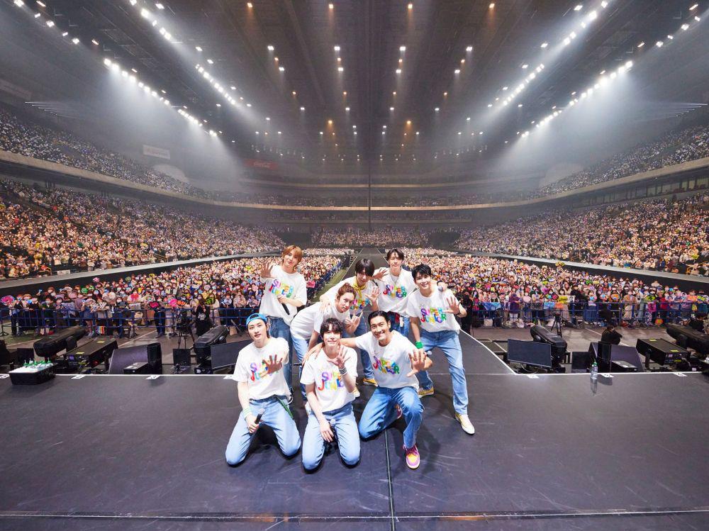 10 Potret Super Junior di Konser Japan Special Event 2022