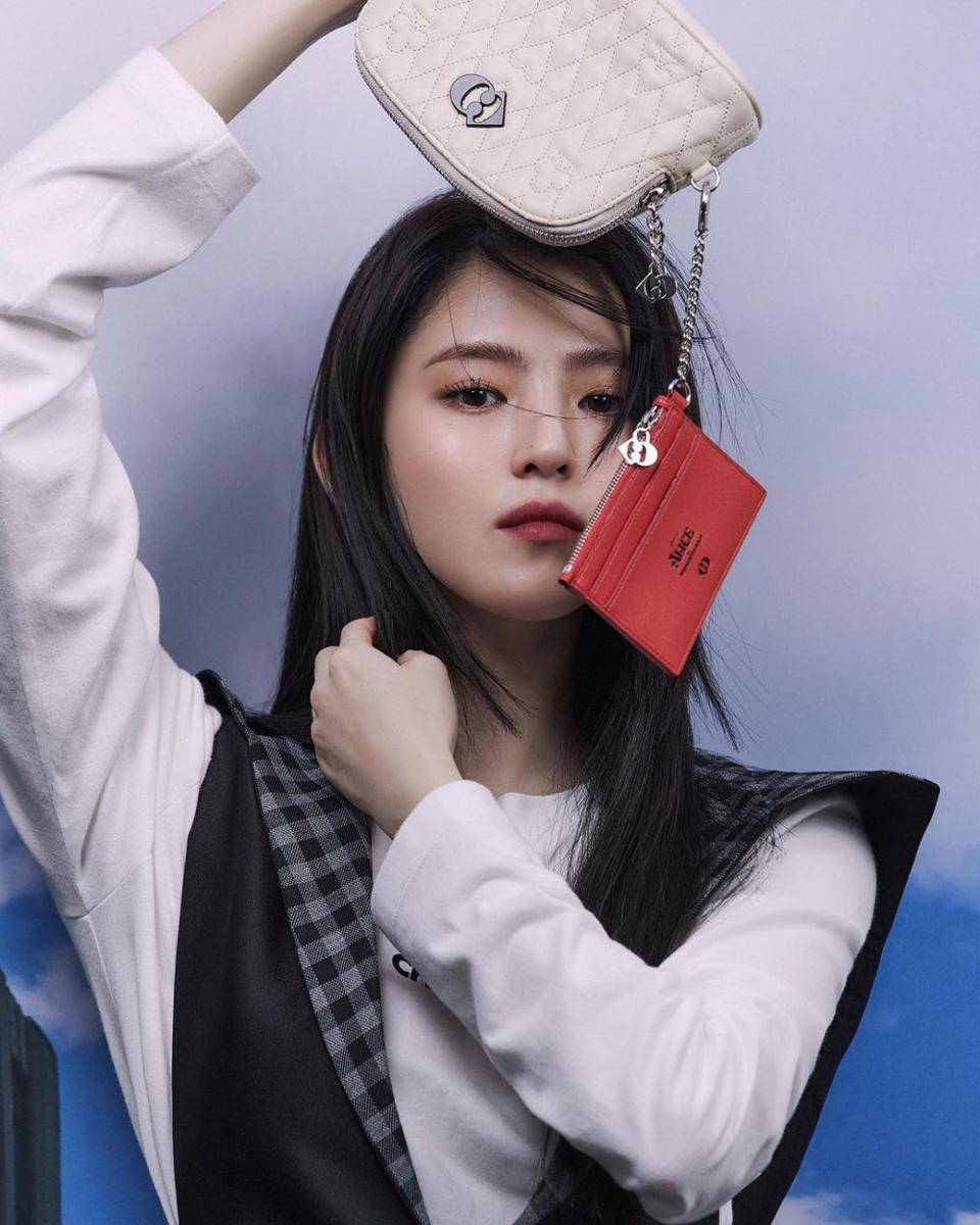 Han So Hee (instagram.com/xeesoxee)