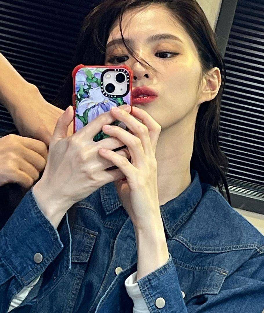 Han So Hee (instagram.com/xeesoxee)