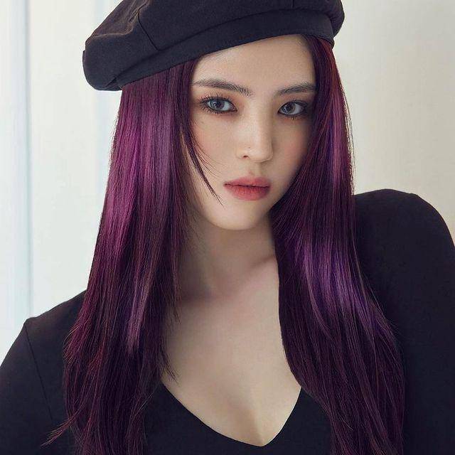 Han So Hee (instagram.com/xeesoxee)
