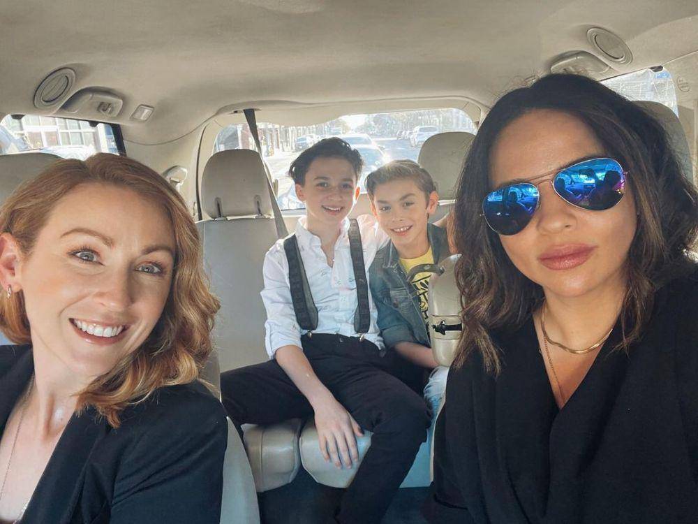 potret Jett Klyne dan Julian Hilliard bersama ibu masing-masing (instagram.com/jettklyne)